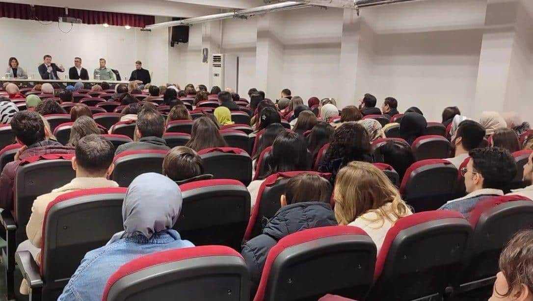 İlçe Milli Eğitim Müdürümüz Cevat Dervişoğlu, Leyla Bayram İlkokulunda öğretmenler kurulu toplantısına katıldı.