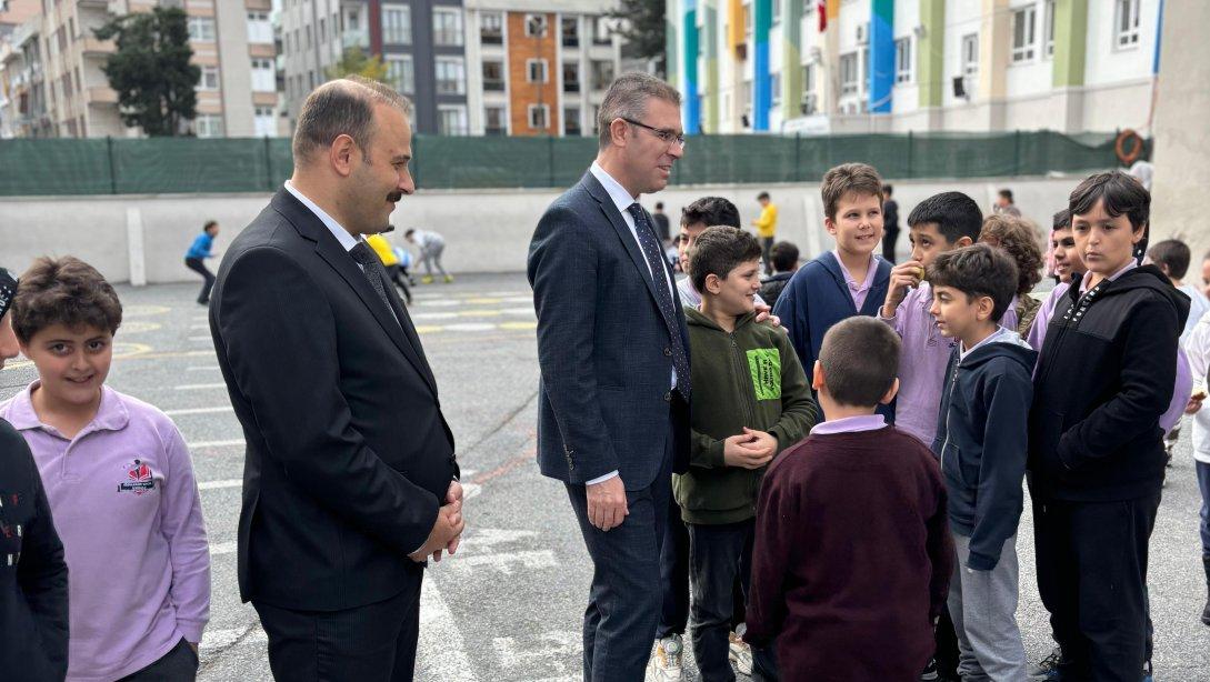 Sayın Kaymakamımız Dr. Orhan BURHAN ve İlçe Millî Eğitim Müdürümüz Özcan ŞAHİN, Abdulkadir Uztürk İlkokulu ile Avcılar Mesleki ve Teknik Anadolu Lisesi'ni ziyaret etti.